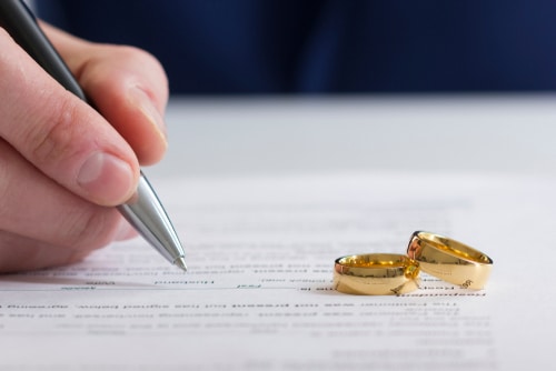 10 Answers to Common Questions about Hiring a Divorce Lawyer in Arizona